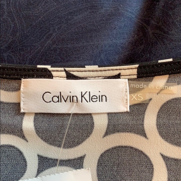 Calvin Klein Geometric Sleeveless Top - Picture 4 of 6